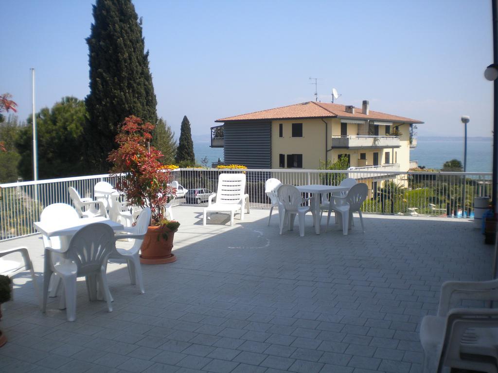 Residence Poggio Al Lago Σιρμιόνε Δωμάτιο φωτογραφία