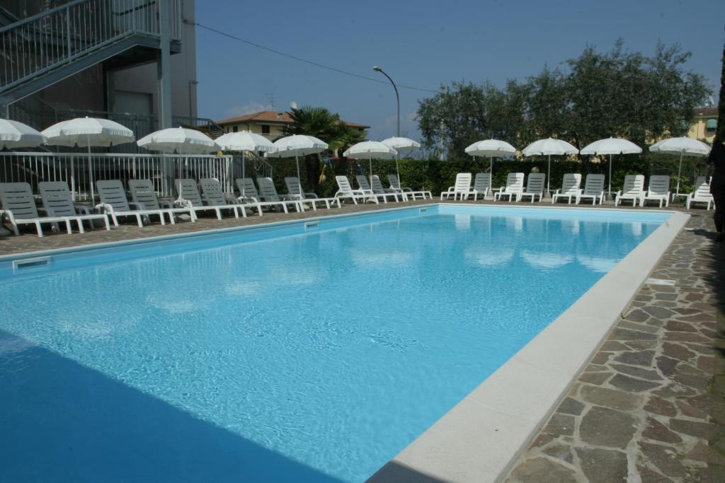 Residence Poggio Al Lago Σιρμιόνε Εξωτερικό φωτογραφία