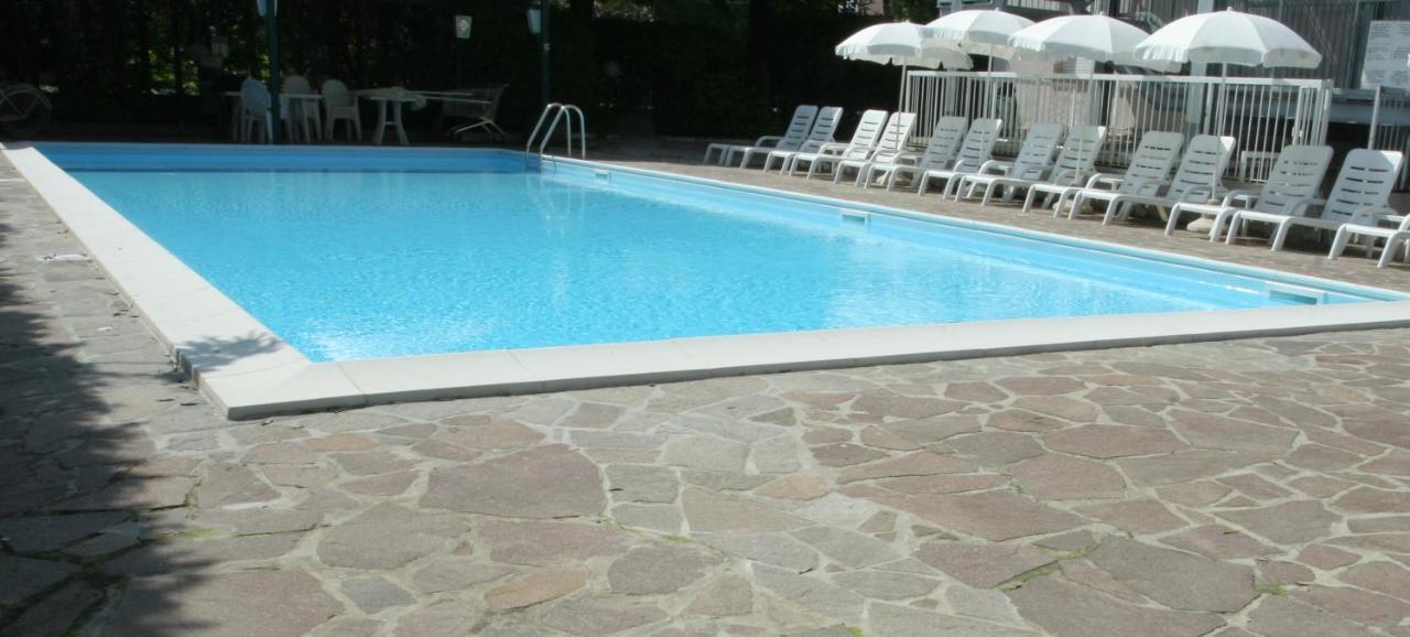 Residence Poggio Al Lago Σιρμιόνε Εξωτερικό φωτογραφία